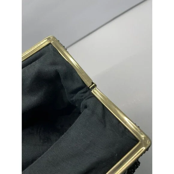 Vintage 1960s Lumured Black Corde Beaded Handbag purse Kiss lock Petit cool - Picture 15 of 16